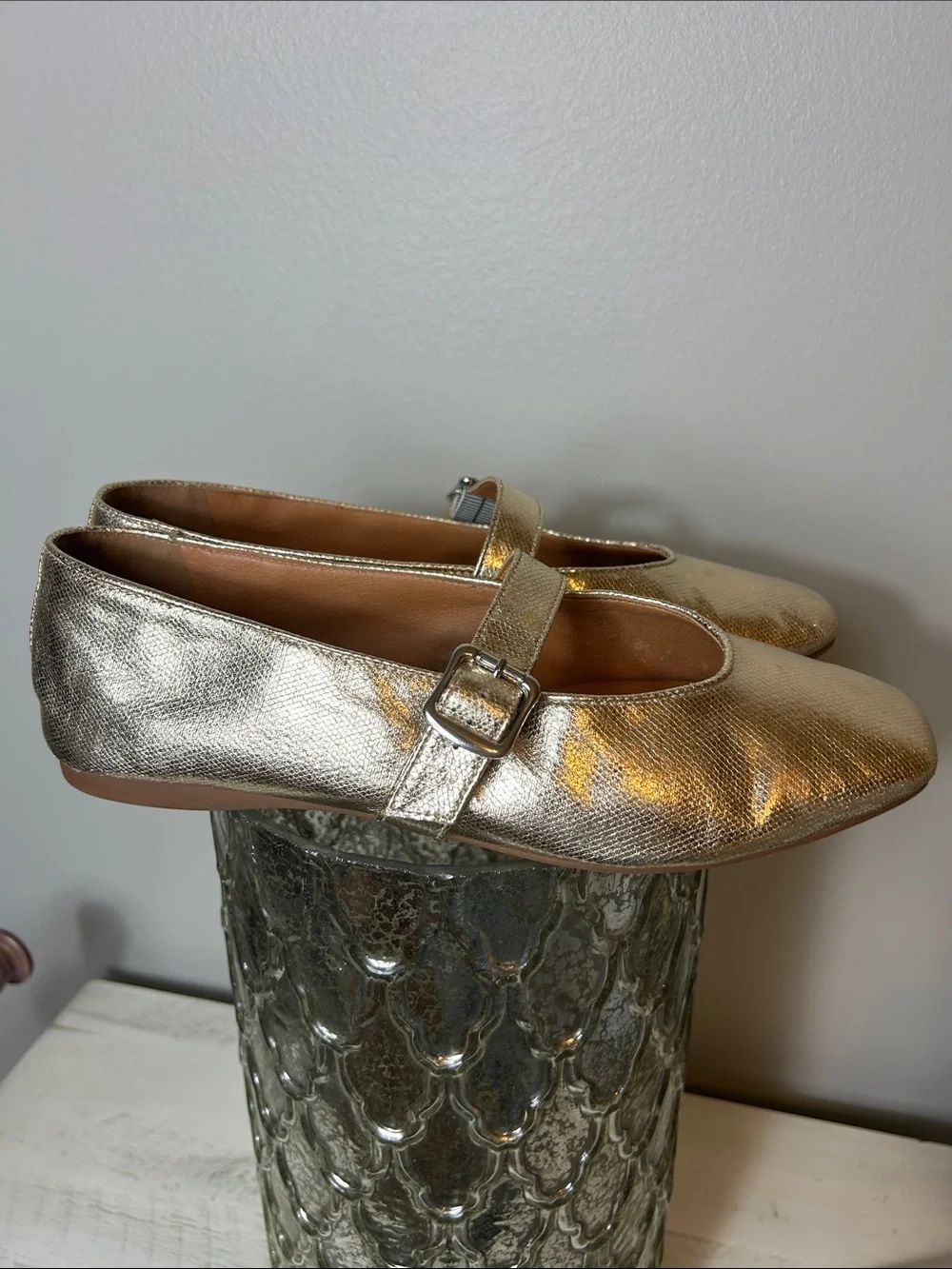 Chelsea & Violet Gold Flats (9)
